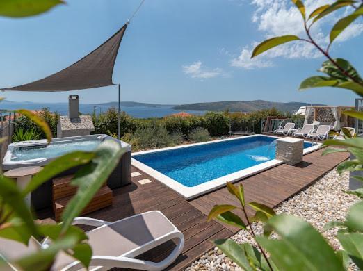 Villa Hedonist Seget Vranjica Exterior foto