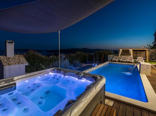 Villa Hedonist Seget Vranjica Exterior foto